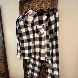 Plaid Woman’s Pajamas Set - Black and White